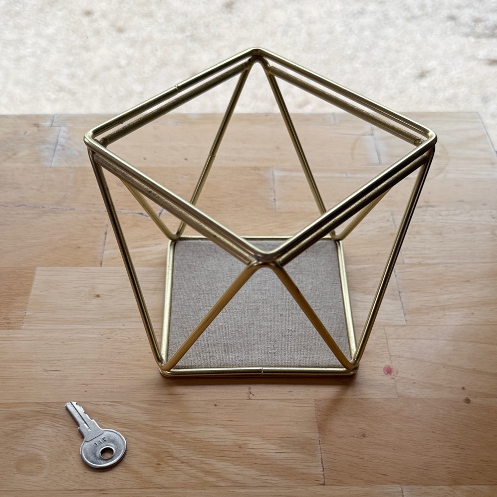 Umbra Gold Geometric Jewelry Organizer
